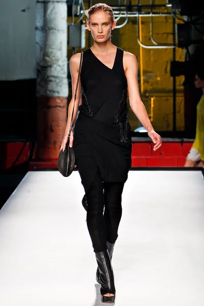 Look 32